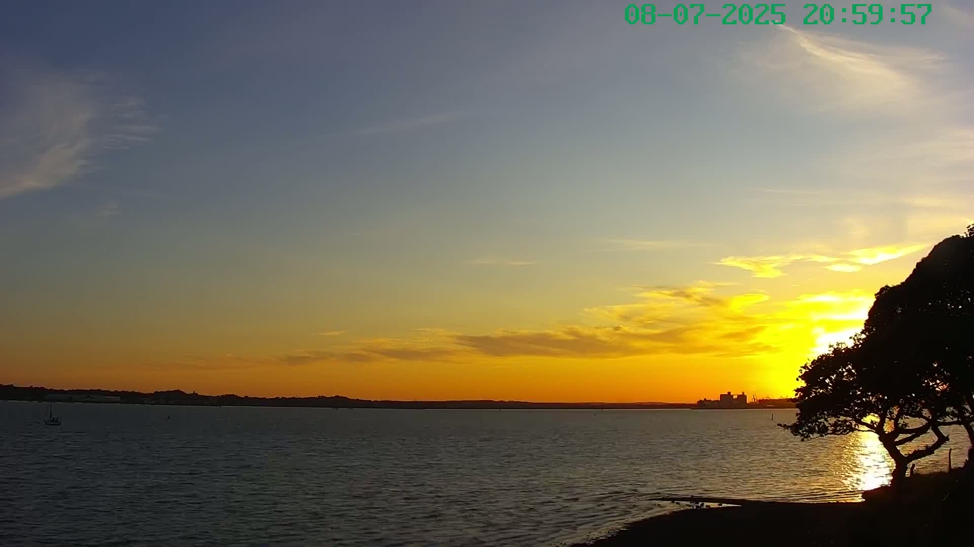 Netley,  The Solent Water Shipspotting Live Cam - Borough of Eastleigh, Hampshire, South East, England, United Kingdom