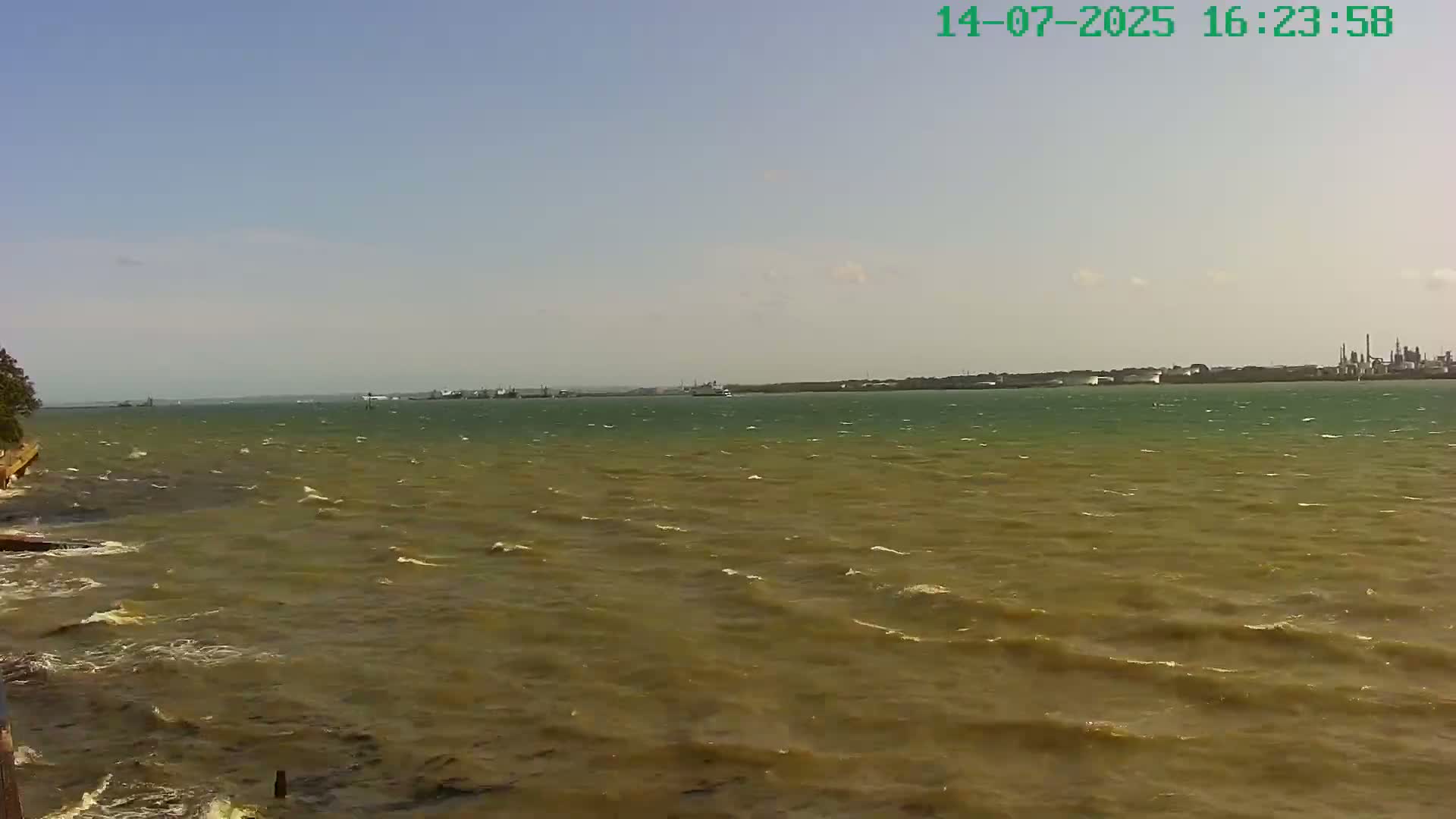 Netley,  The Solent Water Shipspotting Live Cam - Borough of Eastleigh, Hampshire, South East, England, United Kingdom