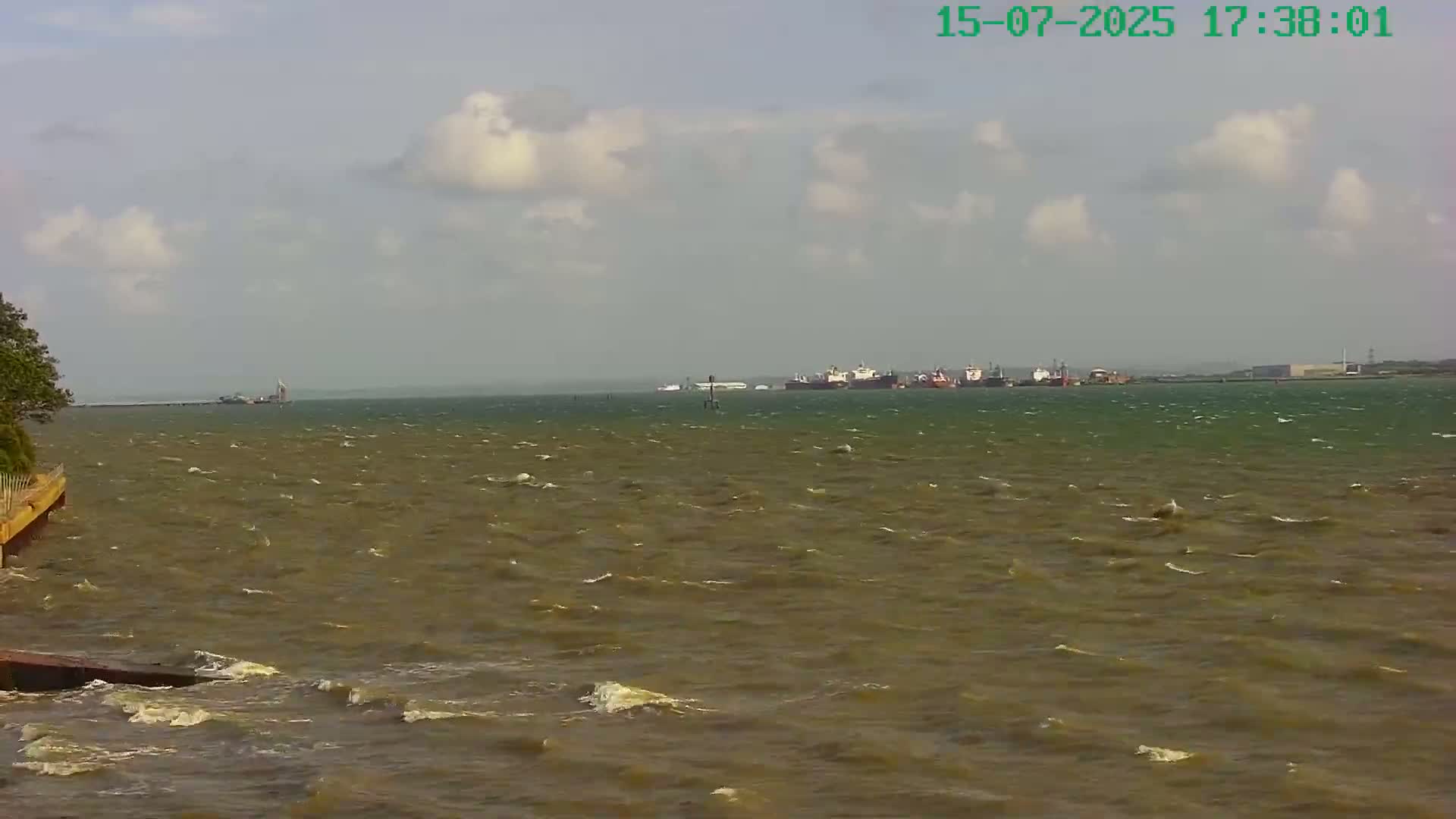 Netley,  The Solent Water Shipspotting Live Cam - Borough of Eastleigh, Hampshire, South East, England, United Kingdom