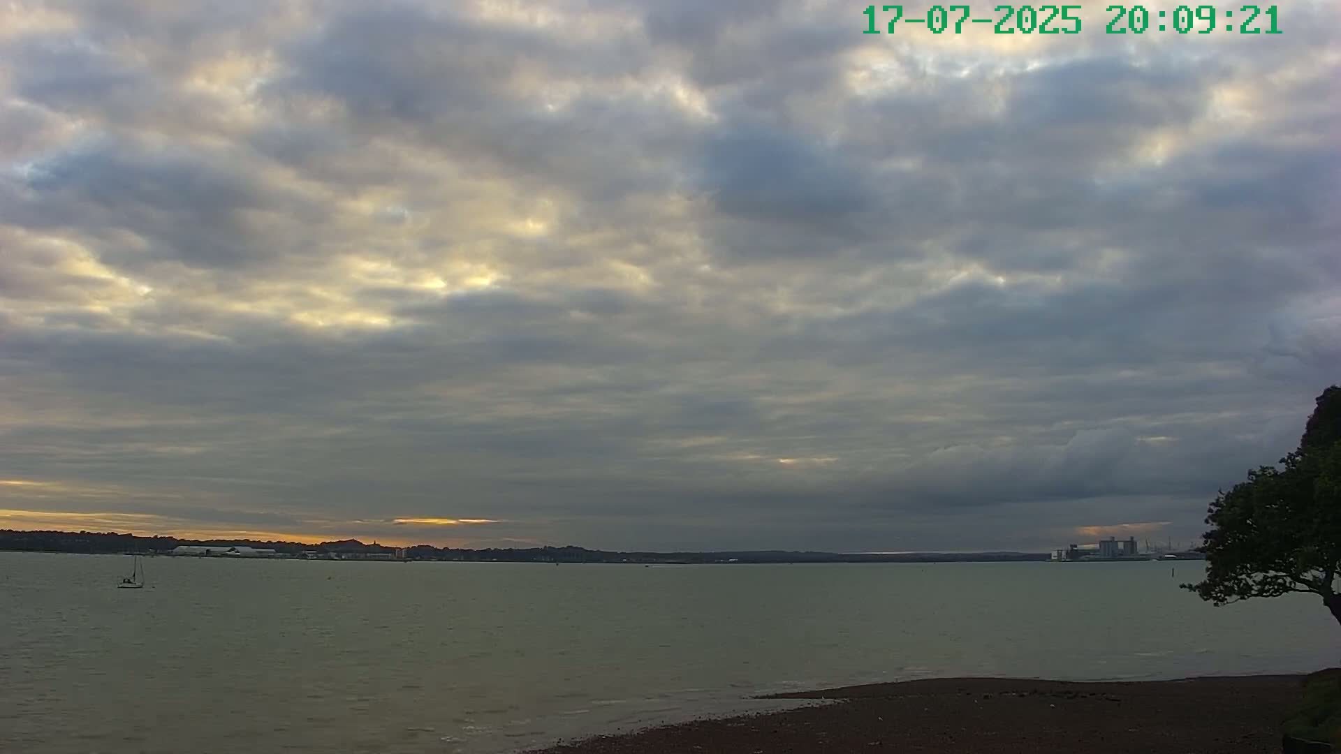 Netley,  The Solent Water Shipspotting Live Cam - Borough of Eastleigh, Hampshire, South East, England, United Kingdom