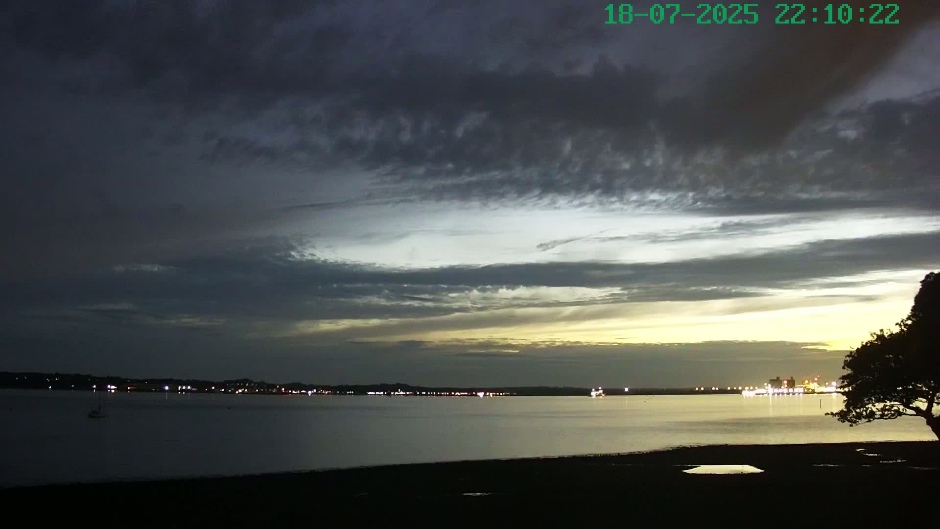 Netley,  The Solent Water Shipspotting Live Cam - Borough of Eastleigh, Hampshire, South East, England, United Kingdom