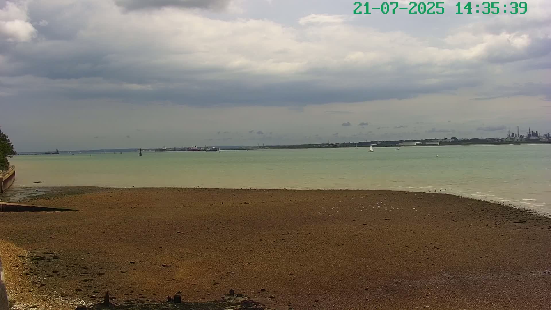 Netley,  The Solent Water Shipspotting Live Cam - Borough of Eastleigh, Hampshire, South East, England, United Kingdom