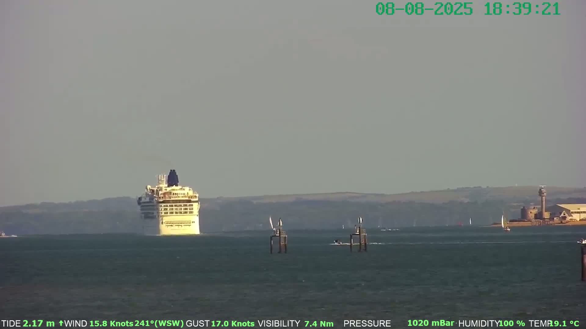 Netley,  The Solent Water Shipspotting Live Cam - Borough of Eastleigh, Hampshire, South East, England, United Kingdom