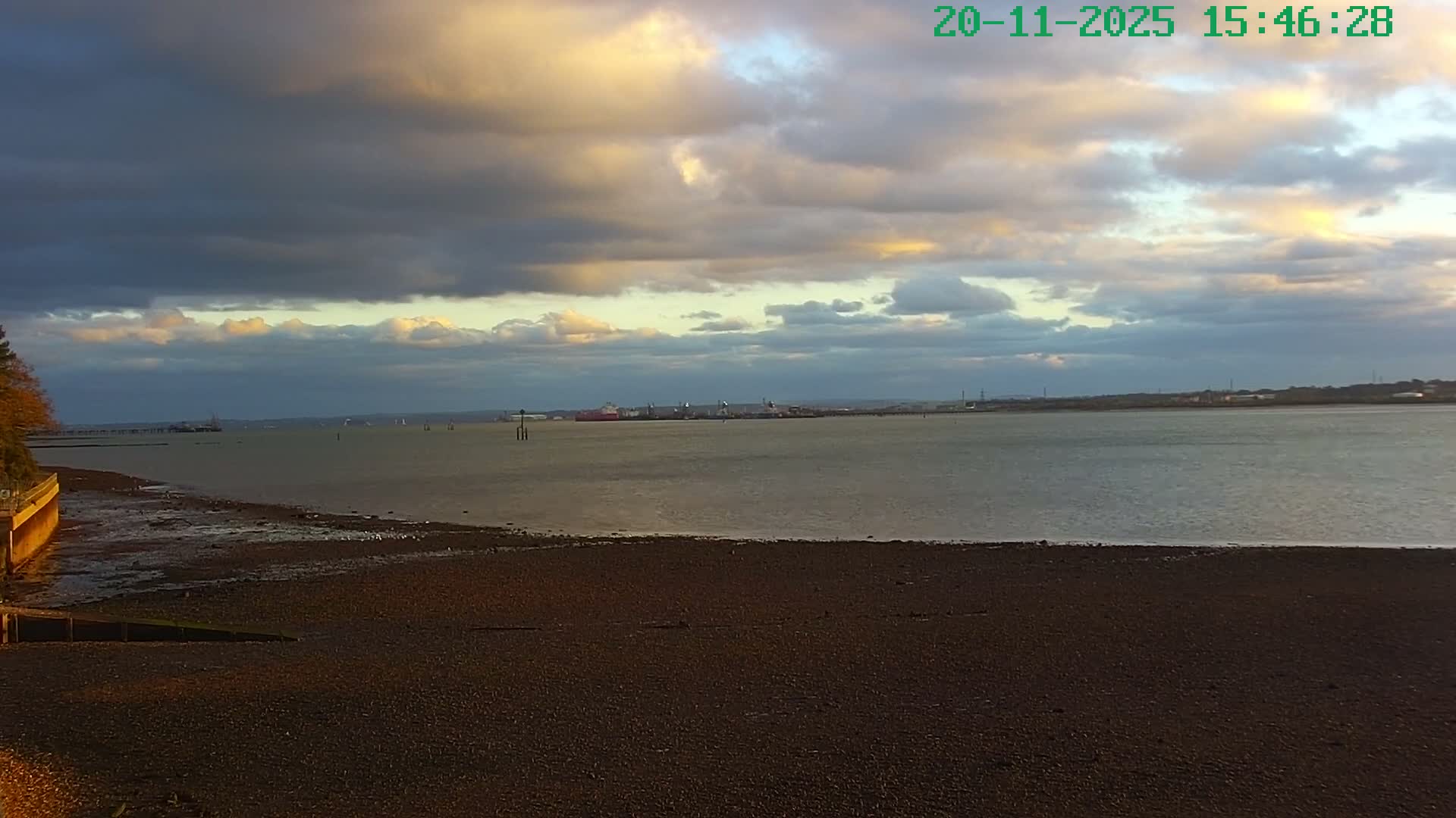 Netley,  The Solent Water Shipspotting Live Cam - Borough of Eastleigh, Hampshire, South East, England, United Kingdom