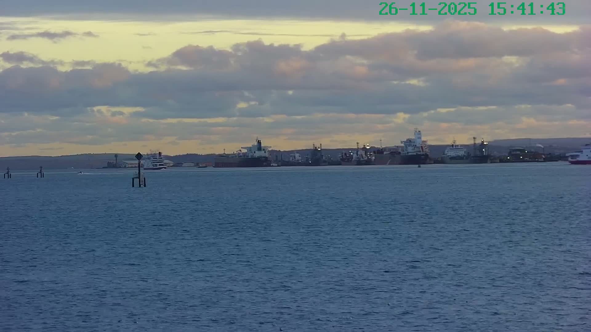 Netley,  The Solent Water Shipspotting Live Cam - Borough of Eastleigh, Hampshire, South East, England, United Kingdom