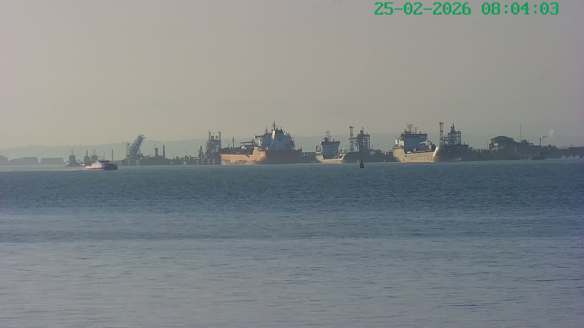 Netley,  The Solent Water Shipspotting Live Cam - Borough of Eastleigh, Hampshire, South East, England, United Kingdom