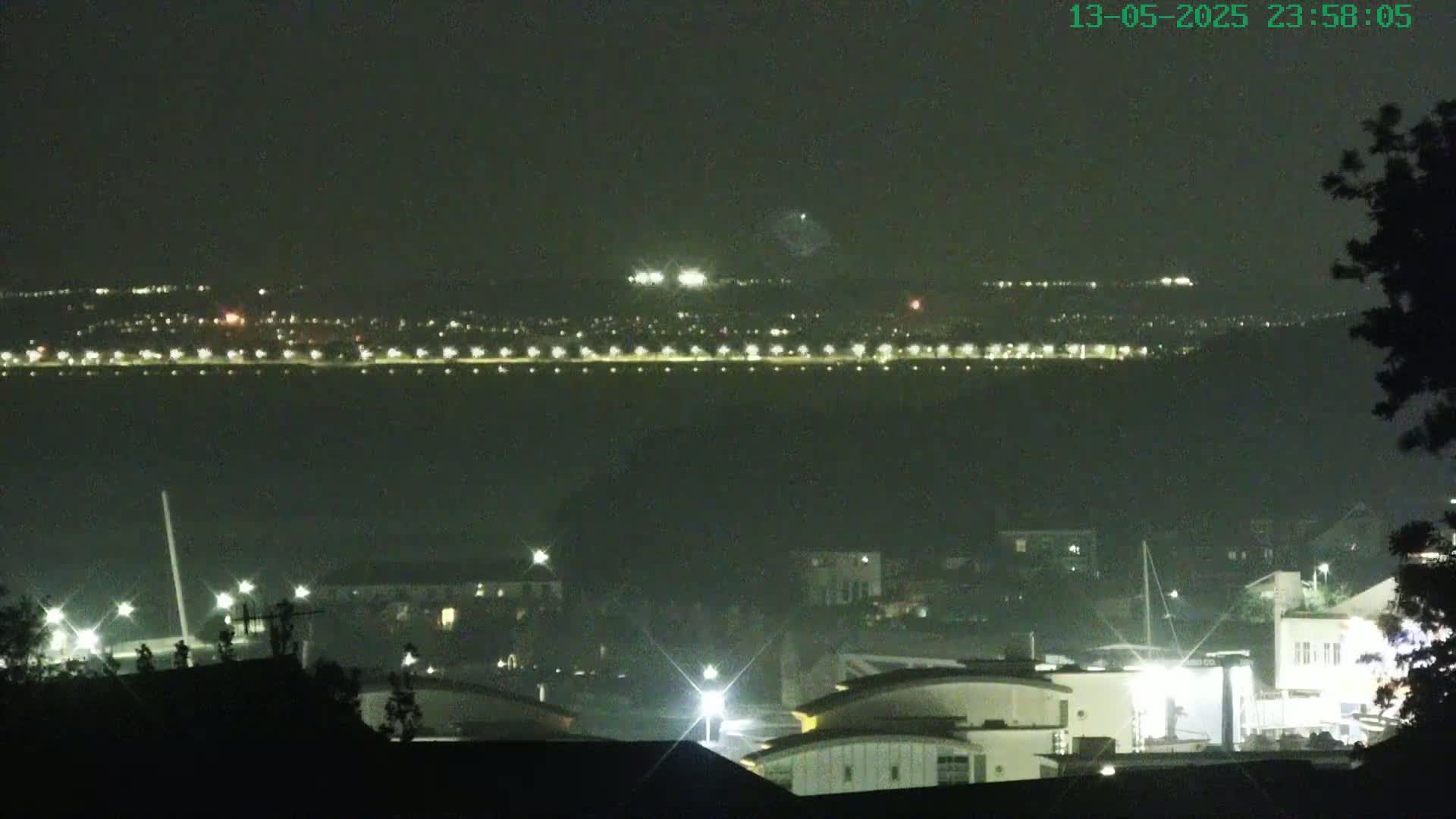Cowes, The Solent Water Shipspotting Live Cam - Isle of Wight, South East, England, United Kingdom