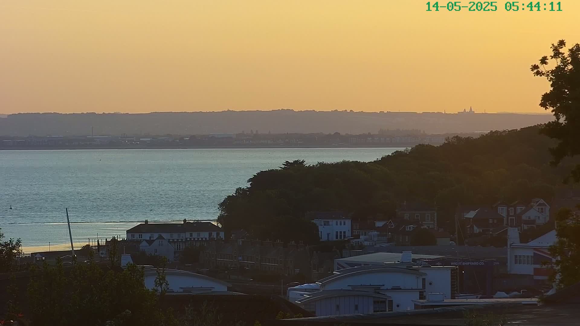 Cowes, The Solent Water Shipspotting Live Cam - Isle of Wight, South East, England, United Kingdom