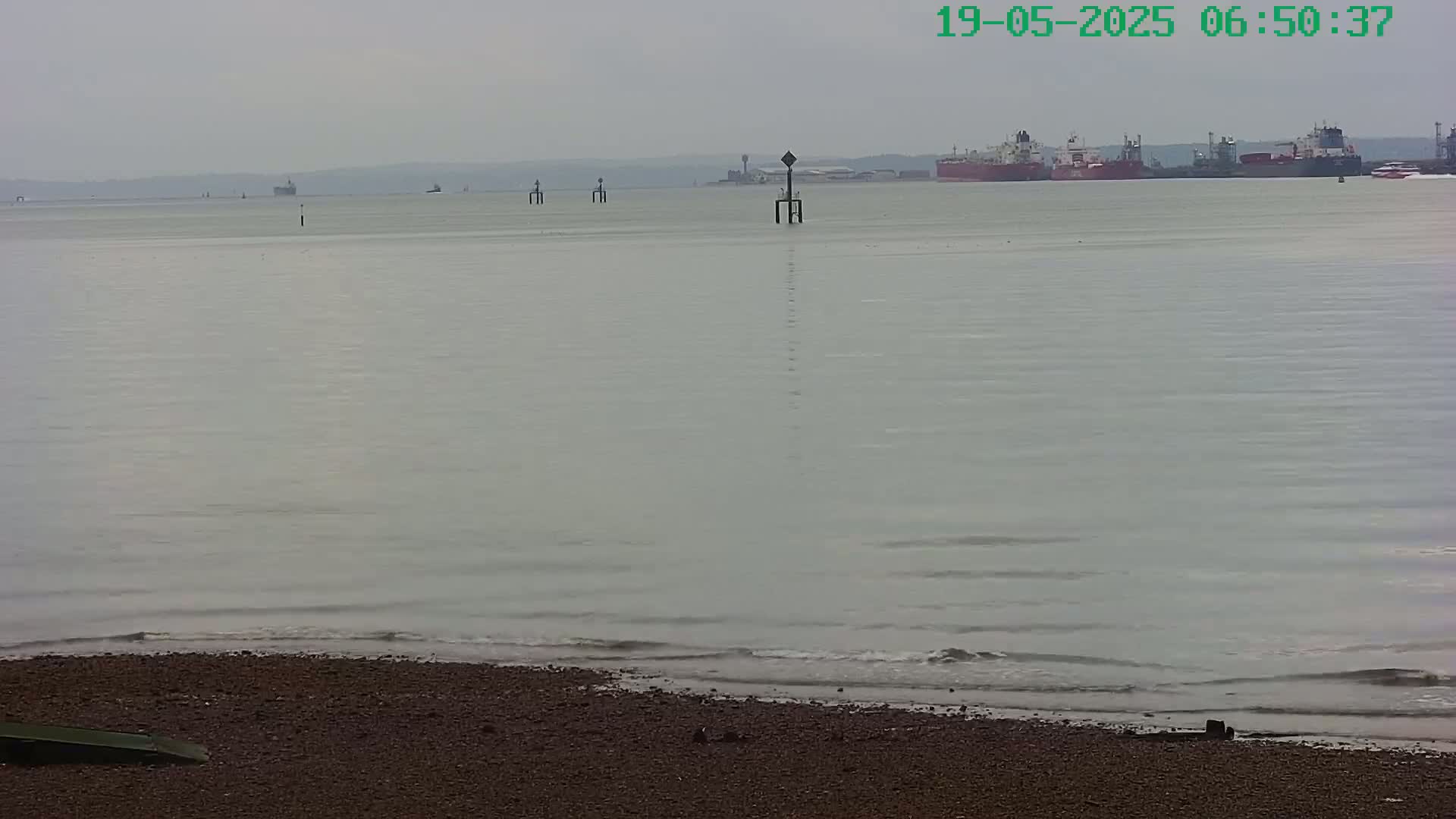 Cowes, The Solent Water Shipspotting Live Cam - Isle of Wight, South East, England, United Kingdom