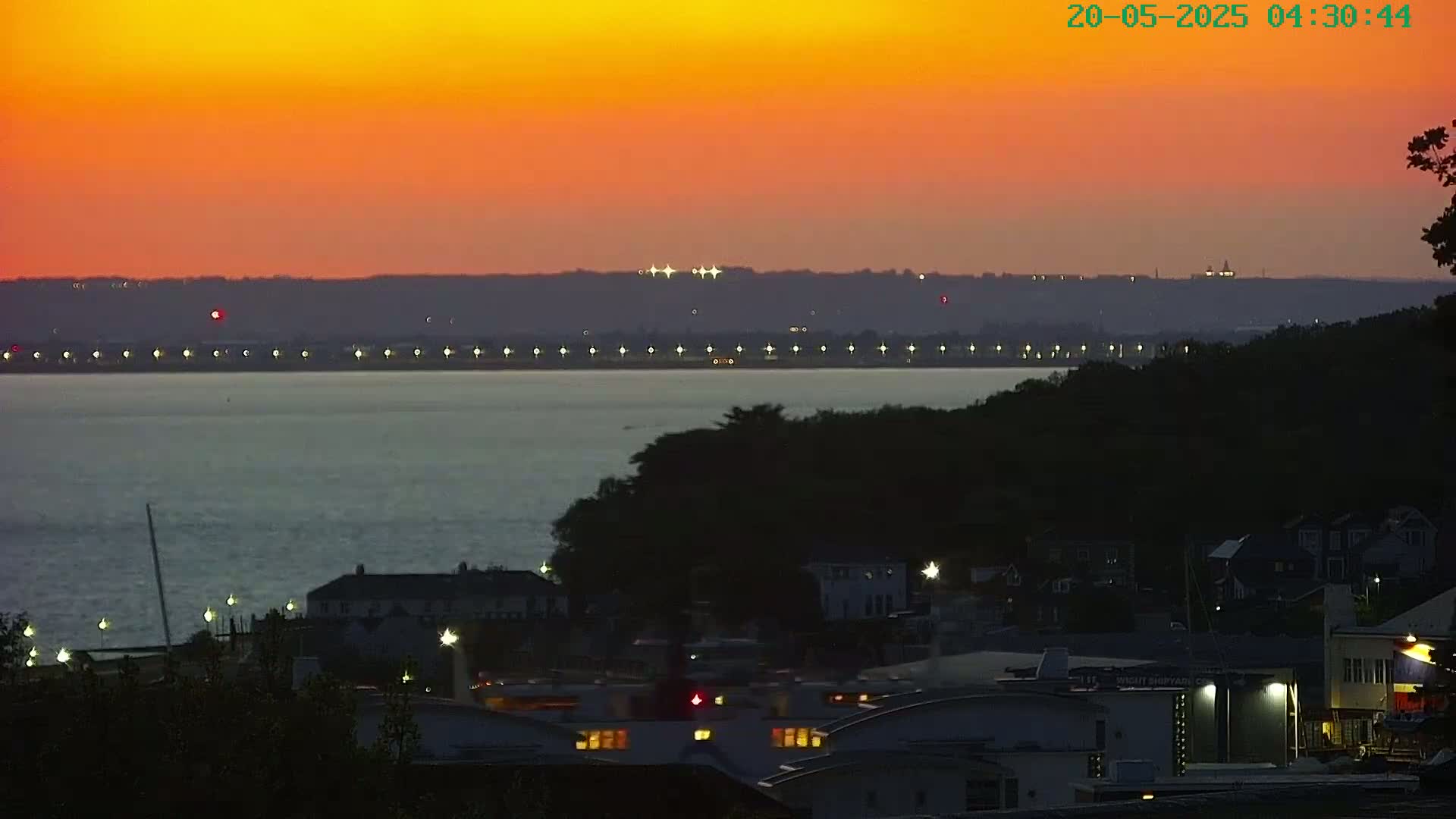Cowes, The Solent Water Shipspotting Live Cam - Isle of Wight, South East, England, United Kingdom