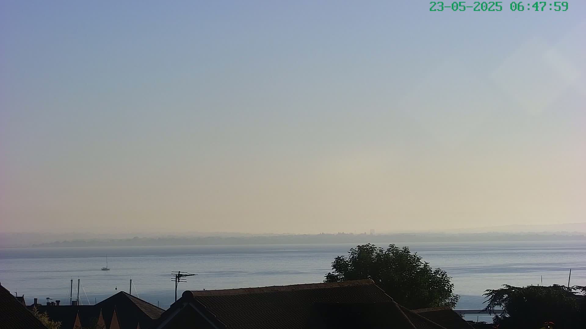 Cowes, The Solent Water Shipspotting Live Cam - Isle of Wight, South East, England, United Kingdom