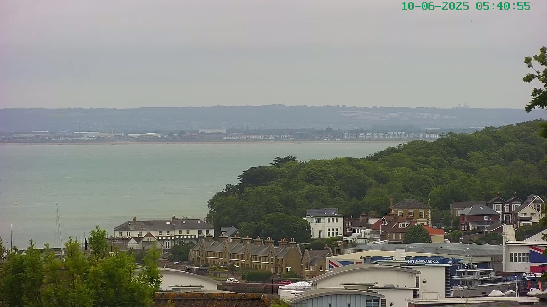 Cowes, The Solent Water Shipspotting Live Cam - Isle of Wight, South East, England, United Kingdom