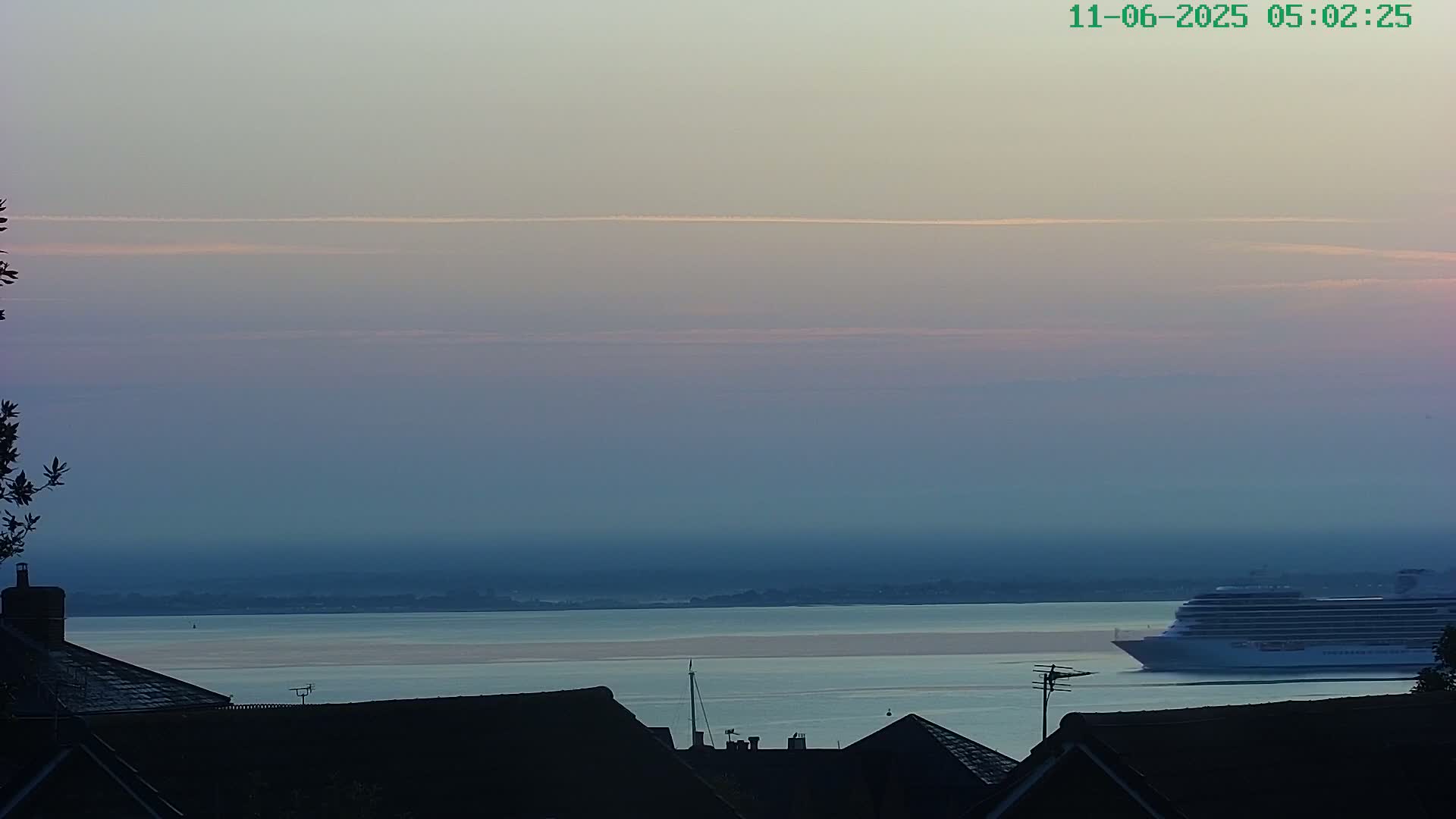 Cowes, The Solent Water Shipspotting Live Cam - Isle of Wight, South East, England, United Kingdom