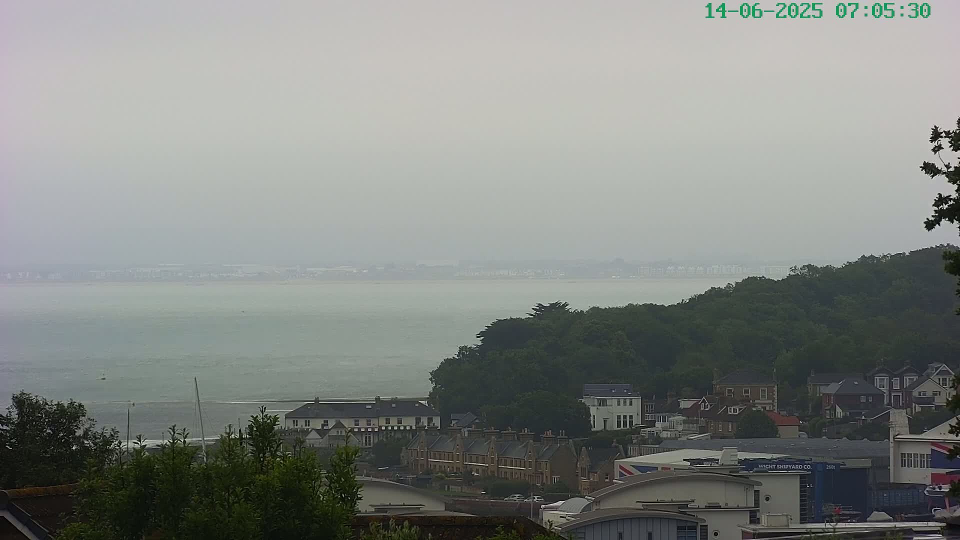 Cowes, The Solent Water Shipspotting Live Cam - Isle of Wight, South East, England, United Kingdom