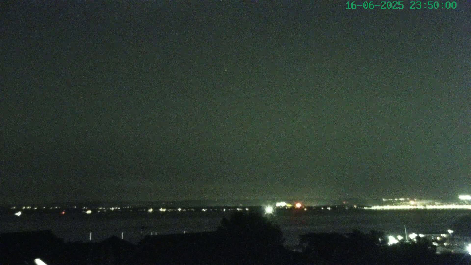 Cowes, The Solent Water Shipspotting Live Cam - Isle of Wight, South East, England, United Kingdom