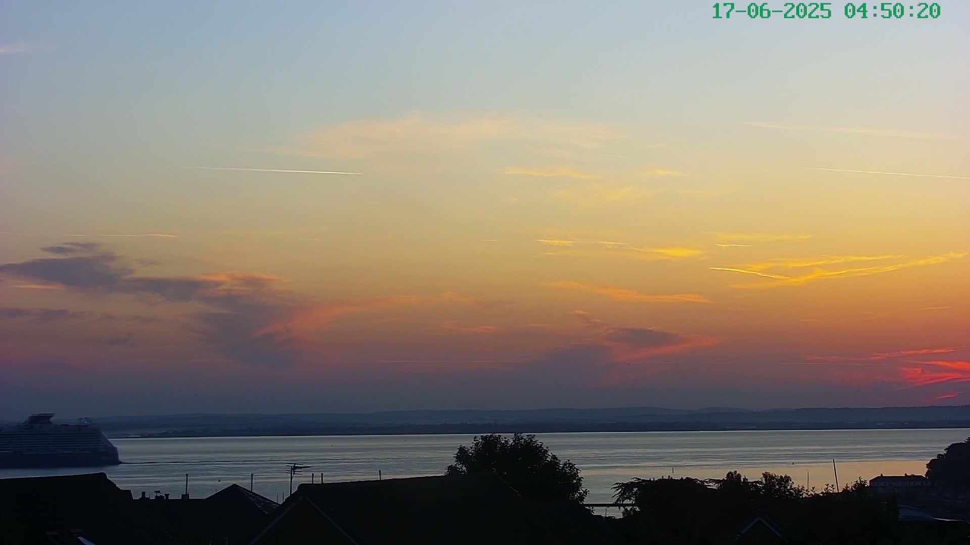 Cowes, The Solent Water Shipspotting Live Cam - Isle of Wight, South East, England, United Kingdom
