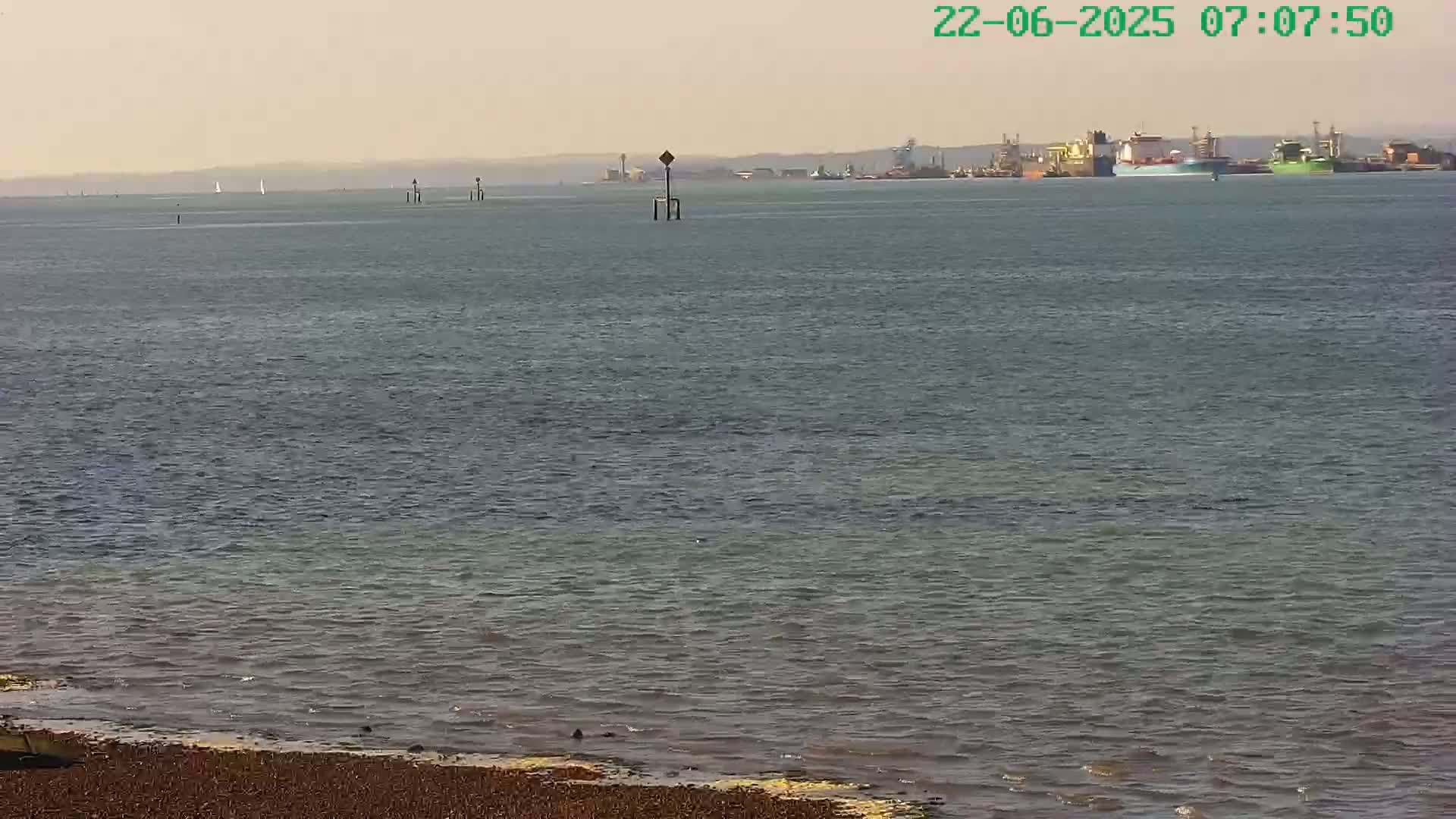 Cowes, The Solent Water Shipspotting Live Cam - Isle of Wight, South East, England, United Kingdom
