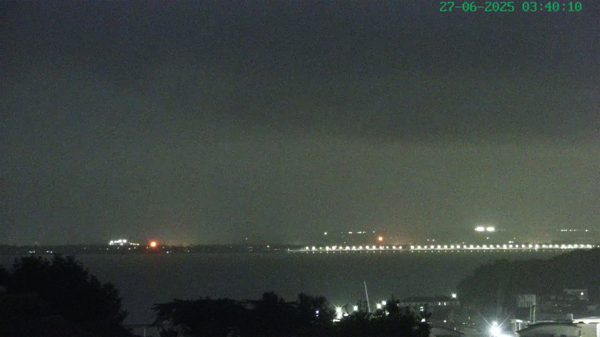 Cowes, The Solent Water Shipspotting Live Cam - Isle of Wight, South East, England, United Kingdom