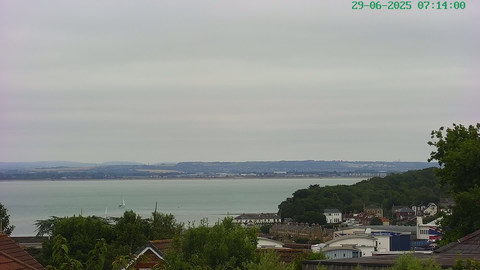 Cowes, The Solent Water Shipspotting Live Cam - Isle of Wight, South East, England, United Kingdom