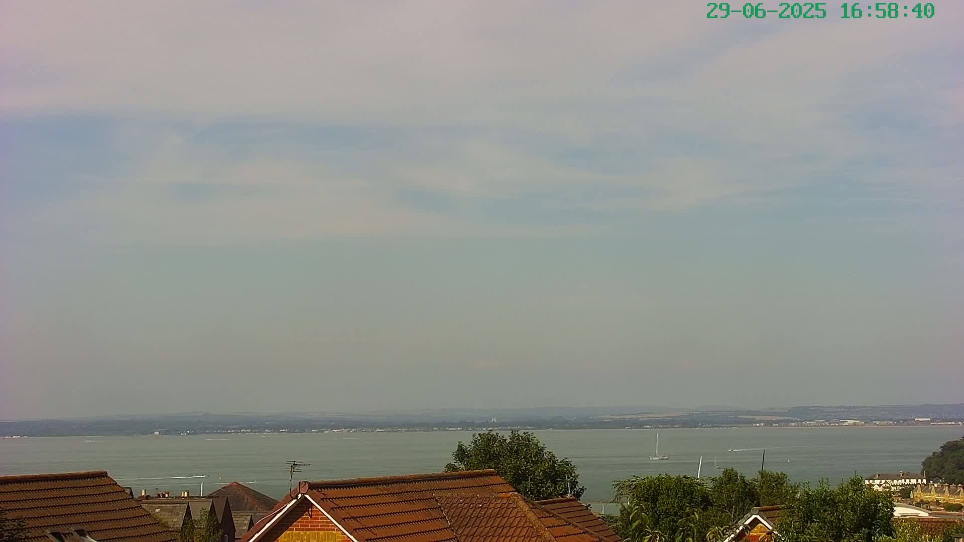 Cowes, The Solent Water Shipspotting Live Cam - Isle of Wight, South East, England, United Kingdom