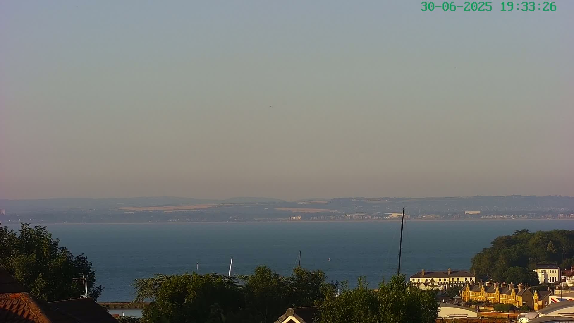 Cowes, The Solent Water Shipspotting Live Cam - Isle of Wight, South East, England, United Kingdom
