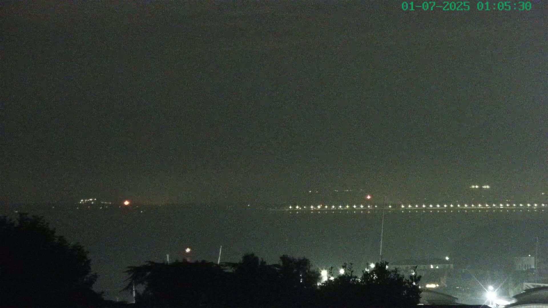 Cowes, The Solent Water Shipspotting Live Cam - Isle of Wight, South East, England, United Kingdom
