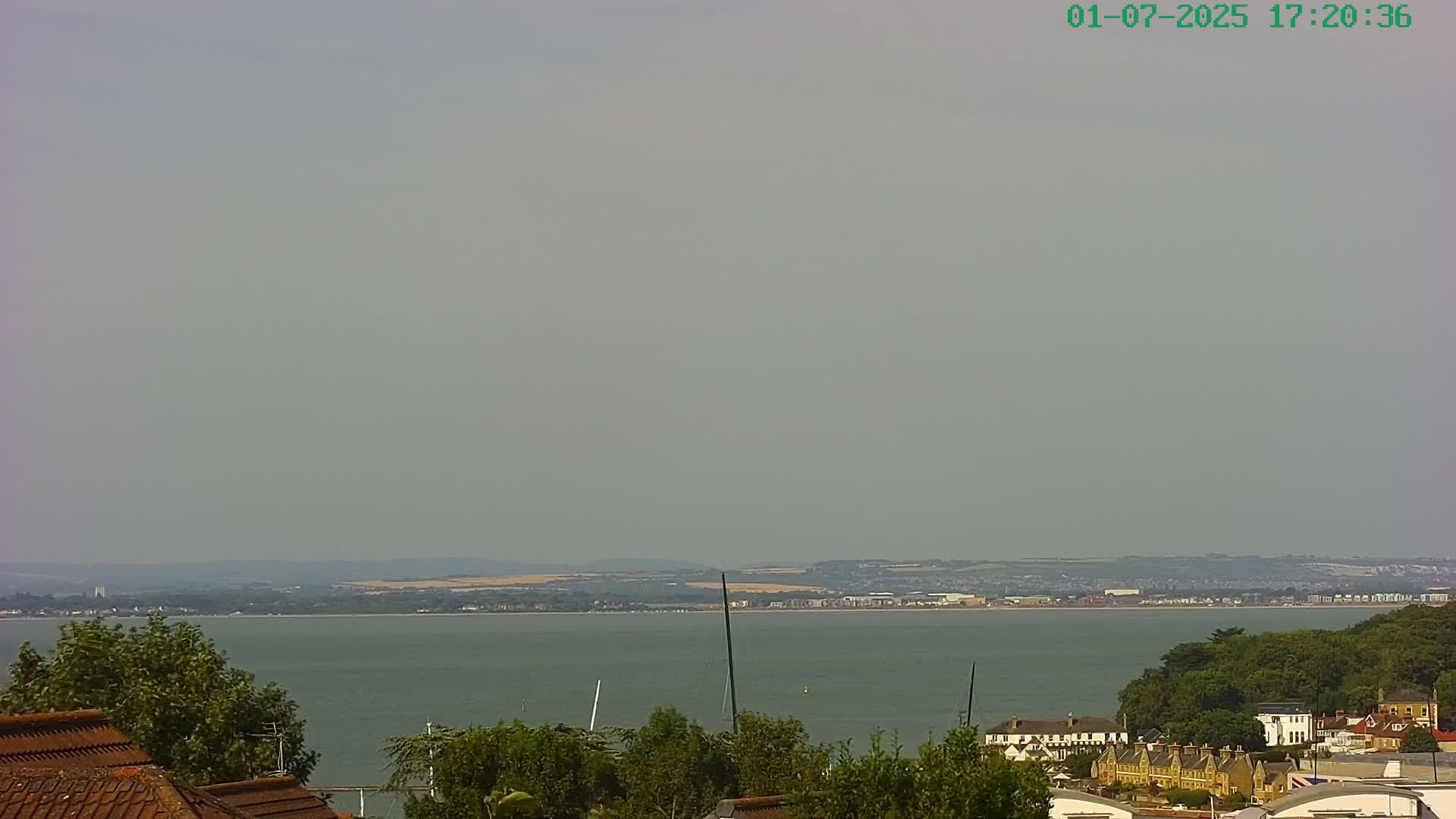 Cowes, The Solent Water Shipspotting Live Cam - Isle of Wight, South East, England, United Kingdom