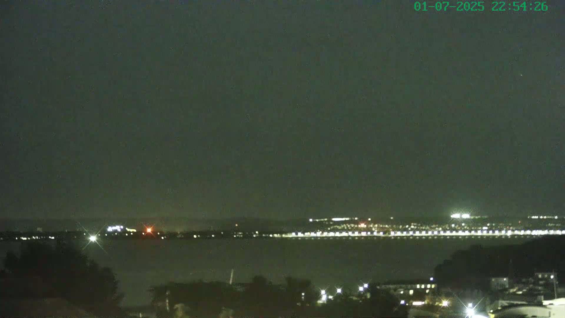 Cowes, The Solent Water Shipspotting Live Cam - Isle of Wight, South East, England, United Kingdom