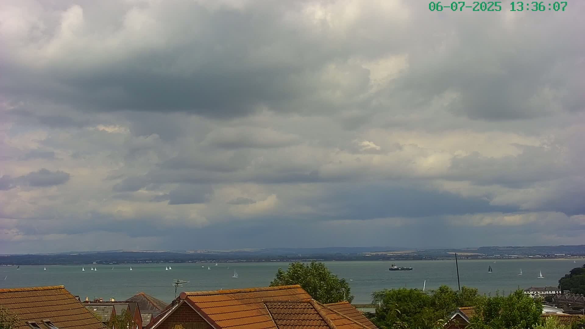 Cowes, The Solent Water Shipspotting Live Cam - Isle of Wight, South East, England, United Kingdom