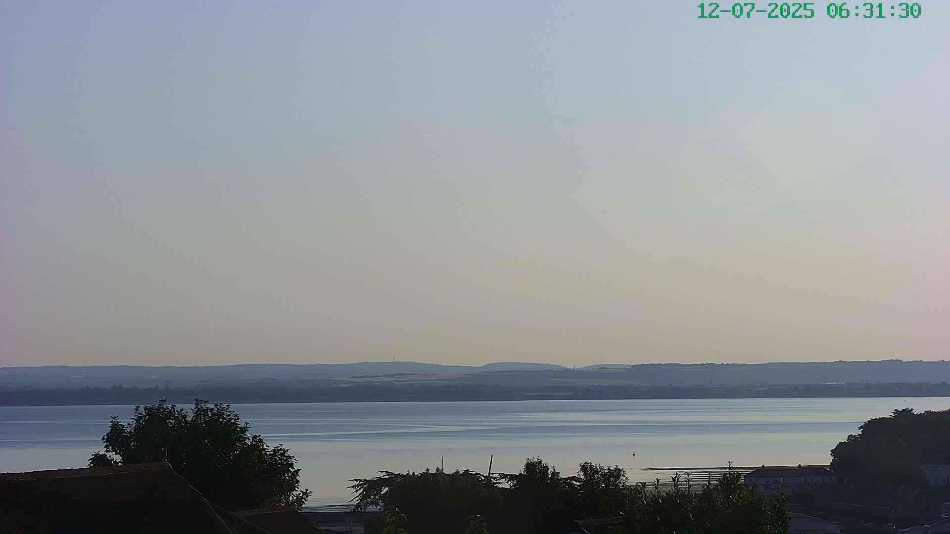 Cowes, The Solent Water Shipspotting Live Cam - Isle of Wight, South East, England, United Kingdom
