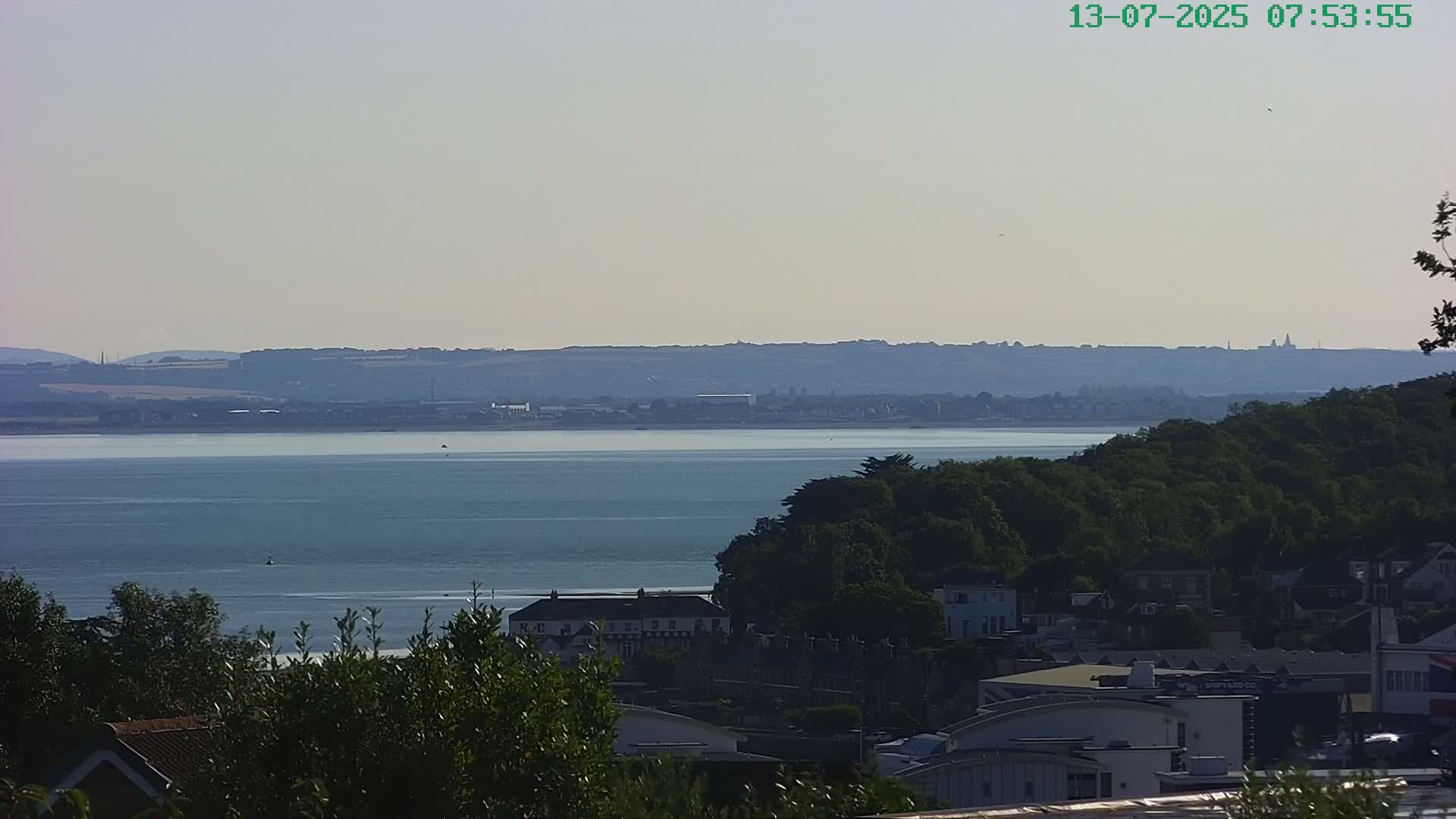 Cowes, The Solent Water Shipspotting Live Cam - Isle of Wight, South East, England, United Kingdom