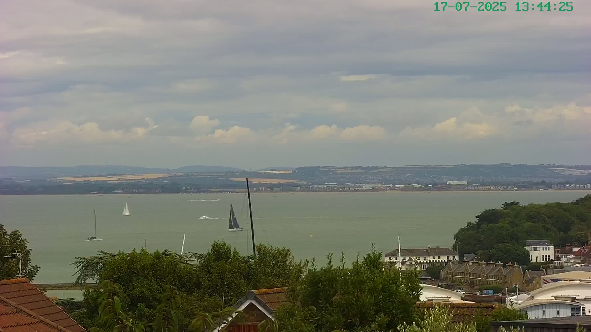 Cowes, The Solent Water Shipspotting Live Cam - Isle of Wight, South East, England, United Kingdom