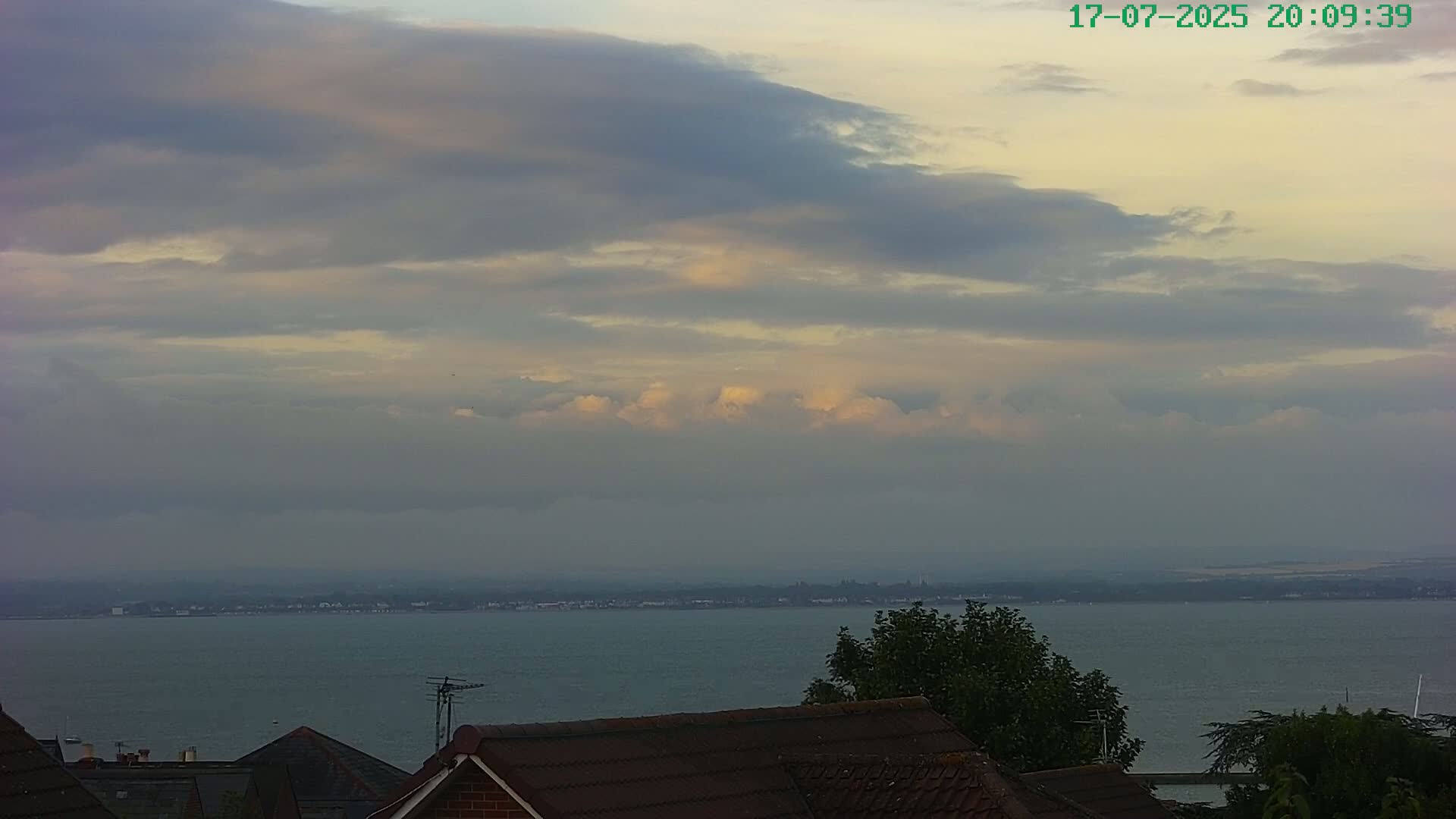 Cowes, The Solent Water Shipspotting Live Cam - Isle of Wight, South East, England, United Kingdom