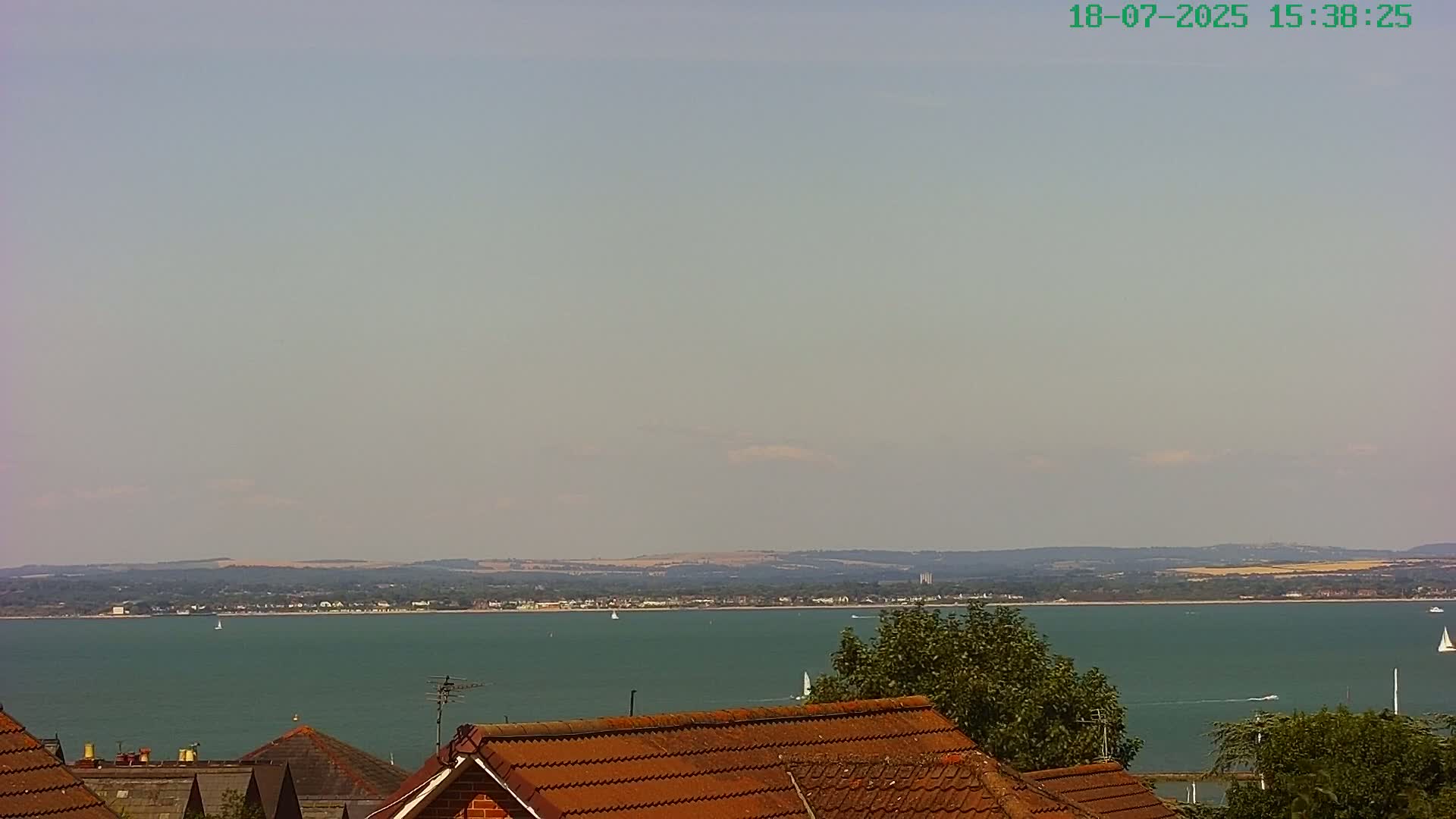 Cowes, The Solent Water Shipspotting Live Cam - Isle of Wight, South East, England, United Kingdom