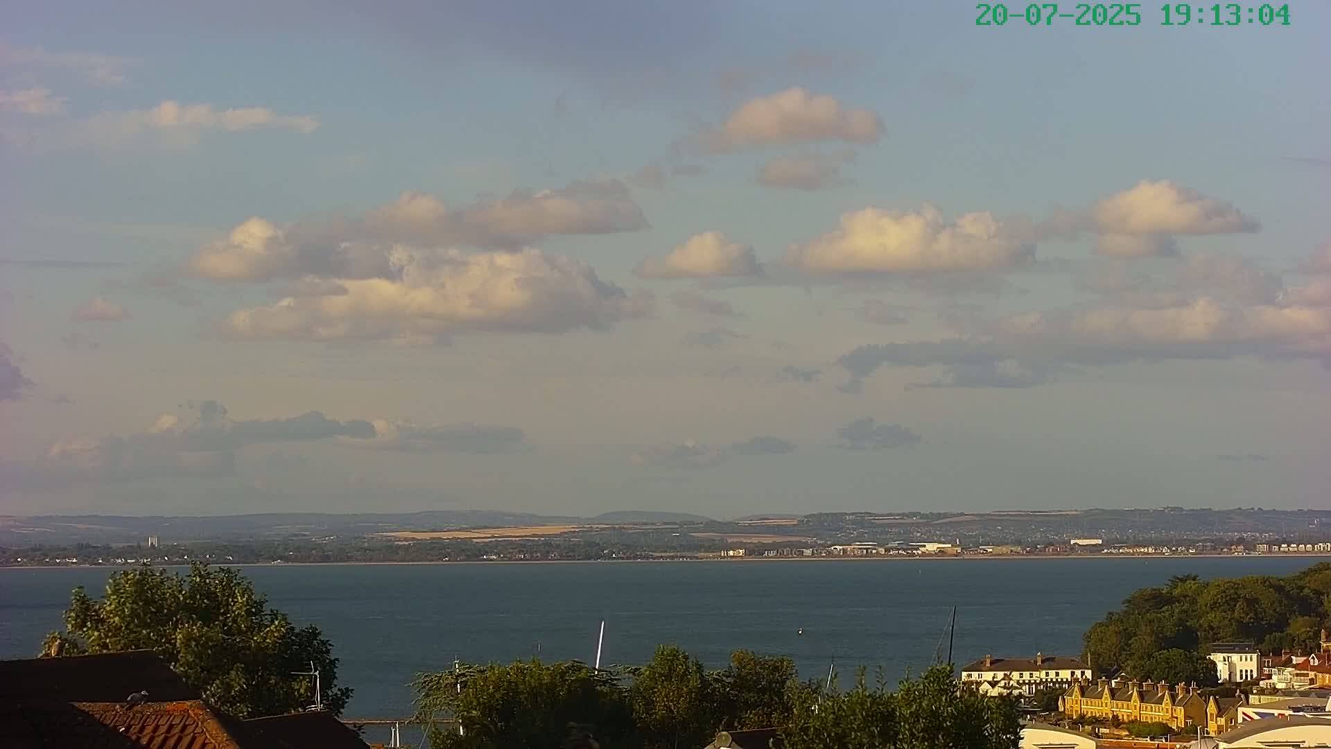 Cowes, The Solent Water Shipspotting Live Cam - Isle of Wight, South East, England, United Kingdom