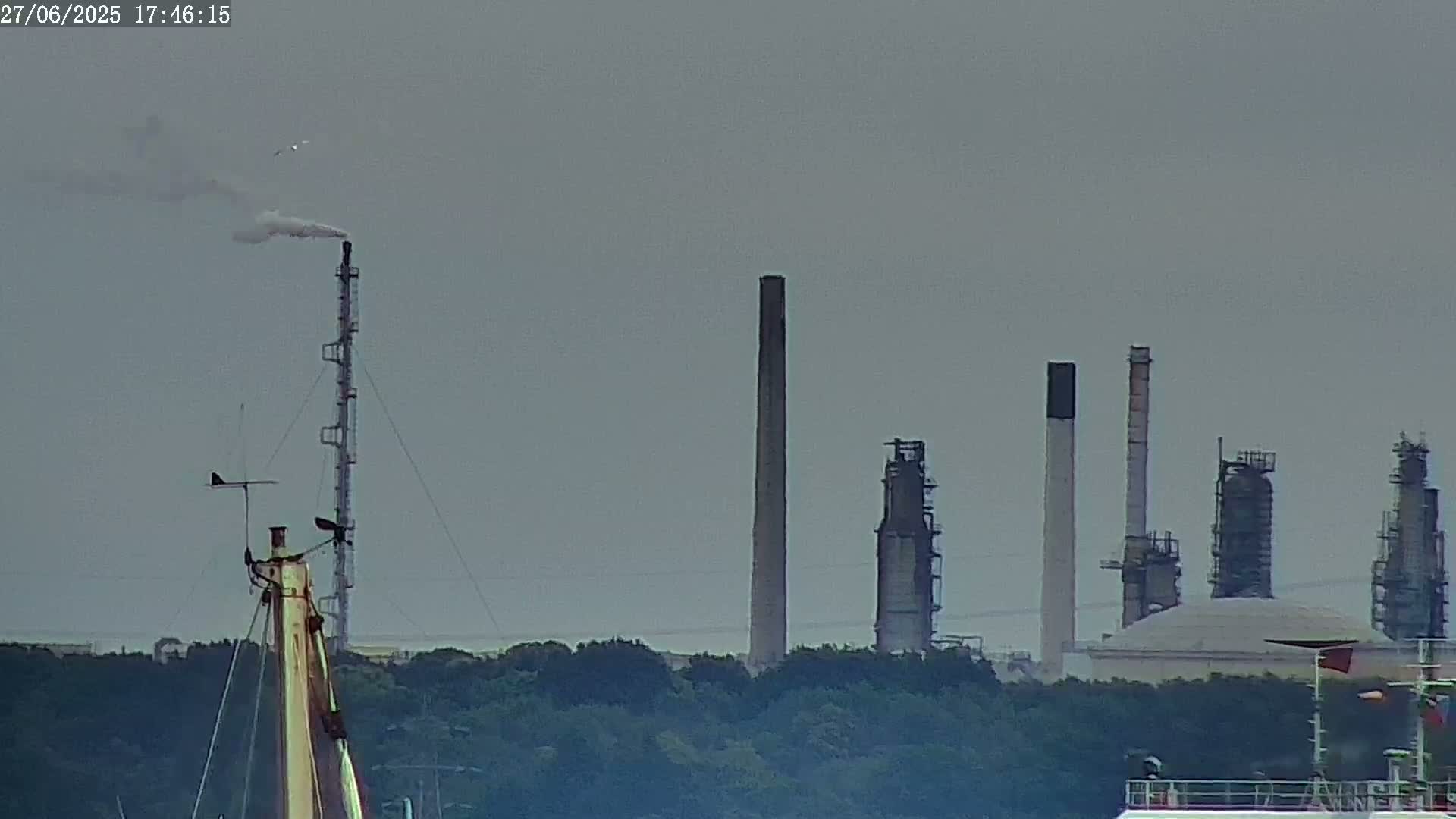 Fawley, ExxonMobil Refinery Live Cam - New Forest, Hampshire, South East, England, United Kingdom