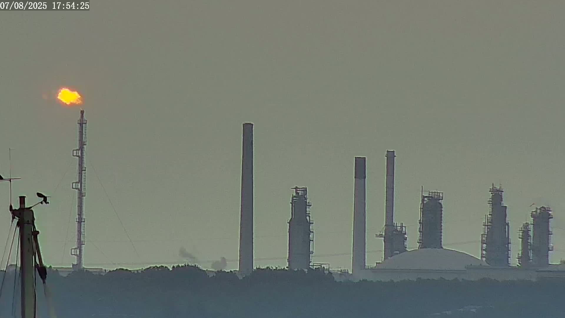 Fawley, ExxonMobil Refinery Live Cam - New Forest, Hampshire, South East, England, United Kingdom