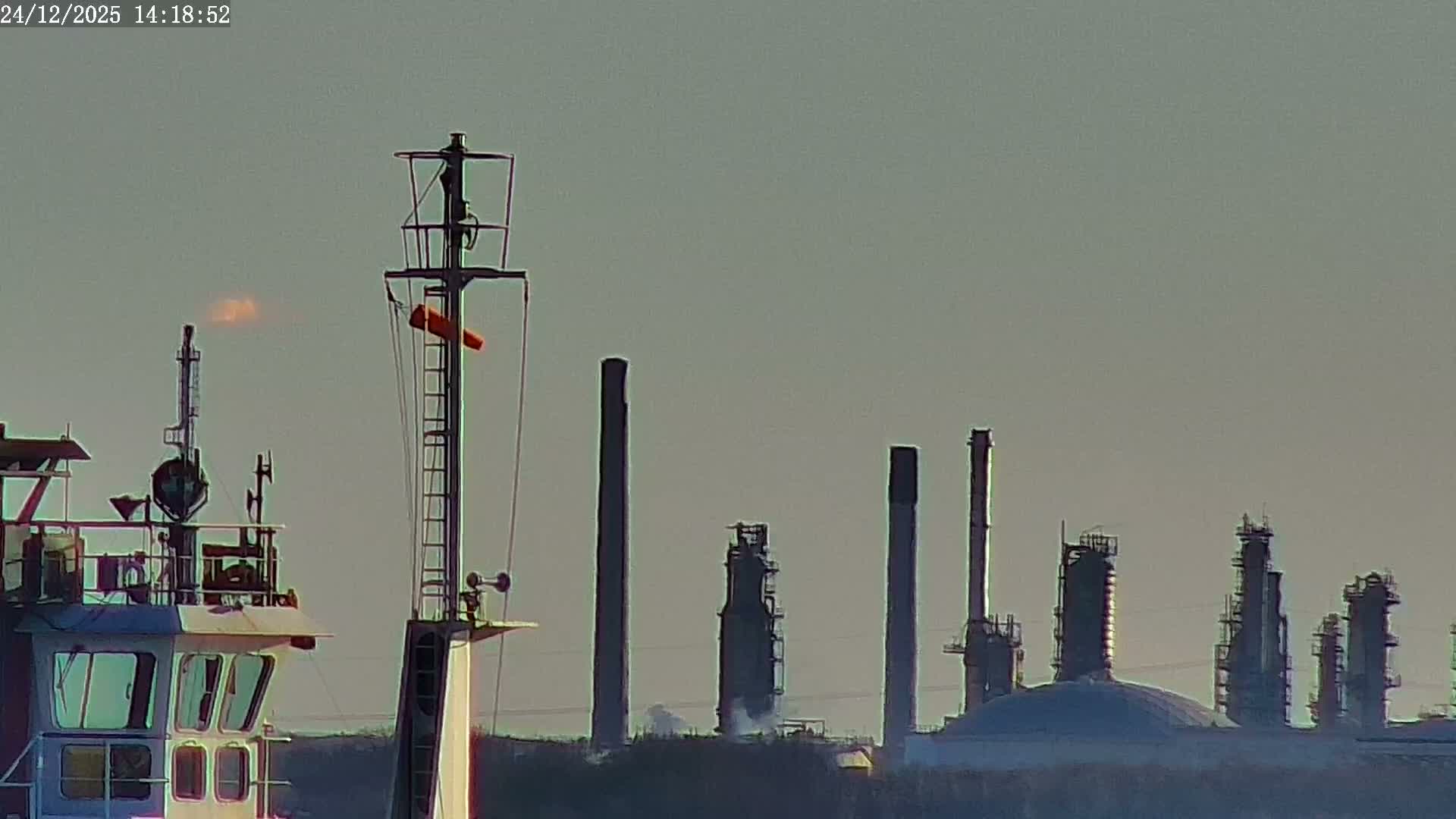 Fawley, ExxonMobil Refinery Live Cam - New Forest, Hampshire, South East, England, United Kingdom