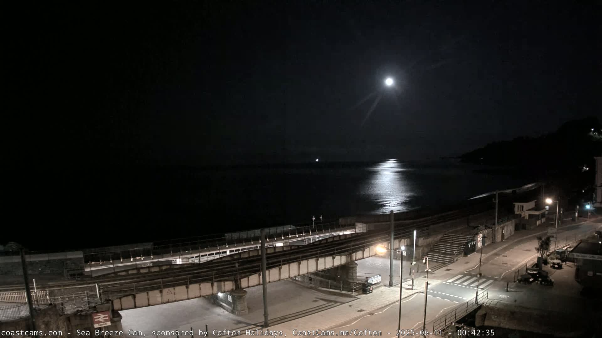 Dawlish Coast & Railway Station Live Cam - Teignbridge, Devon, South West, England, United Kingdom