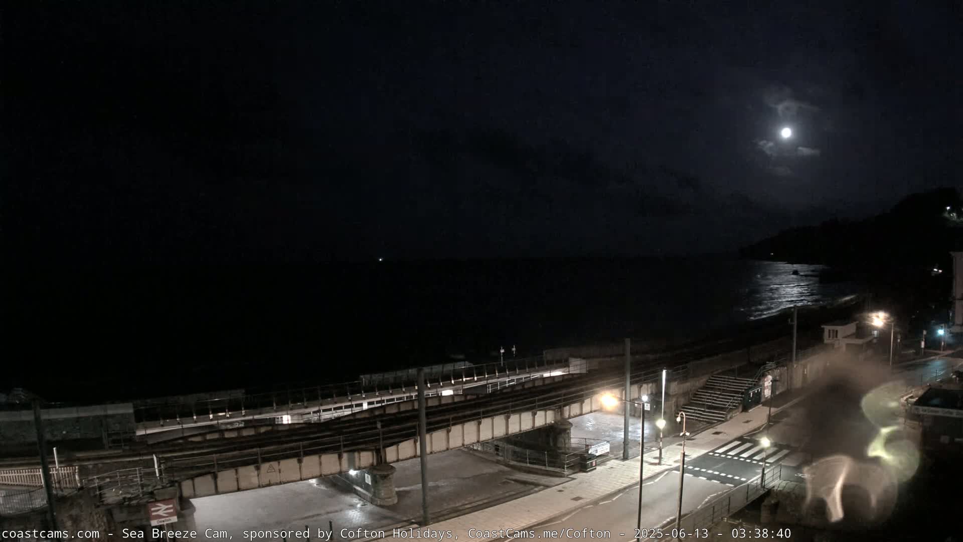 Dawlish Coast & Railway Station Live Cam - Teignbridge, Devon, South West, England, United Kingdom