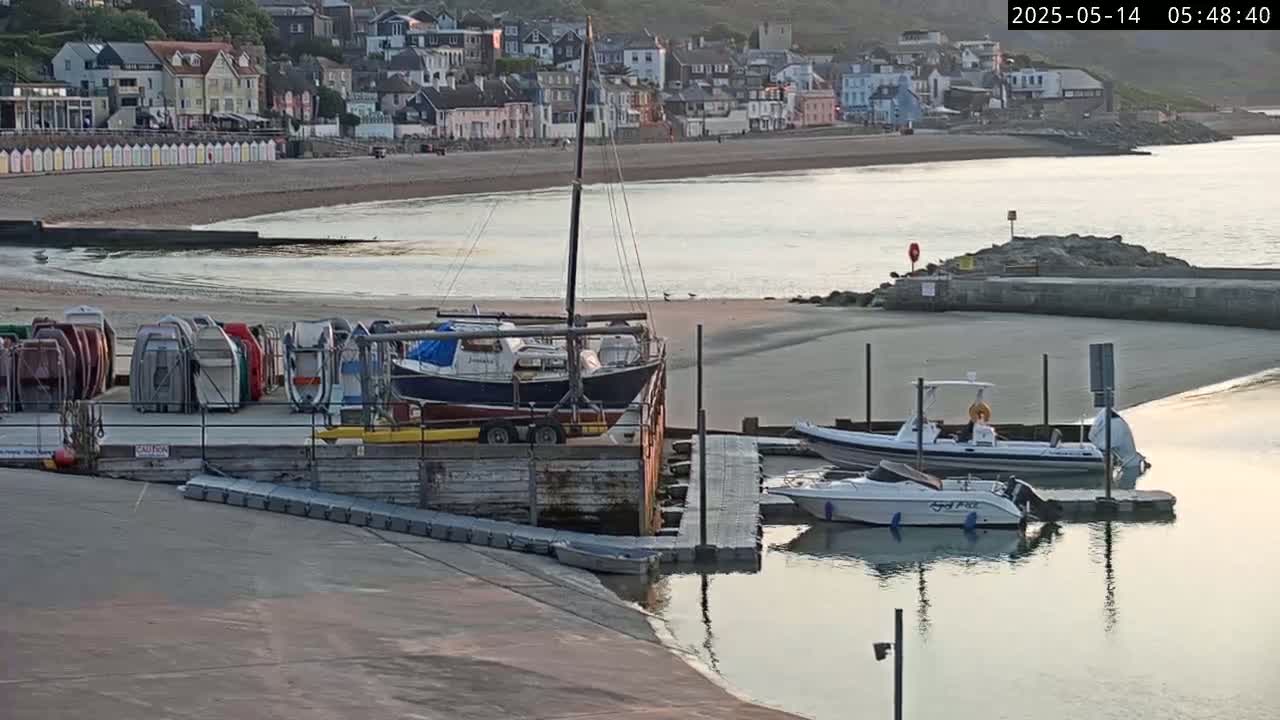Lyme Regis Harbour Live Cam - Lyme Regis, Dorset, South West, England, United Kingdom