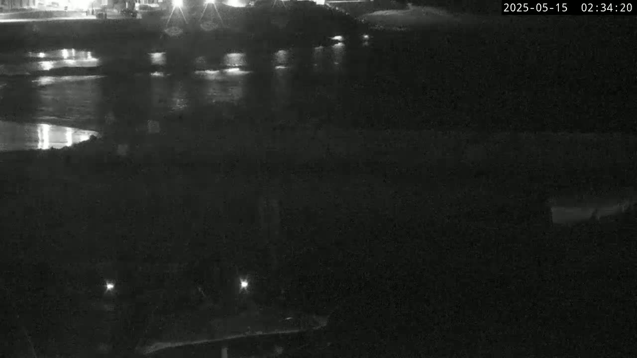 Lyme Regis Harbour Live Cam - Lyme Regis, Dorset, South West, England, United Kingdom