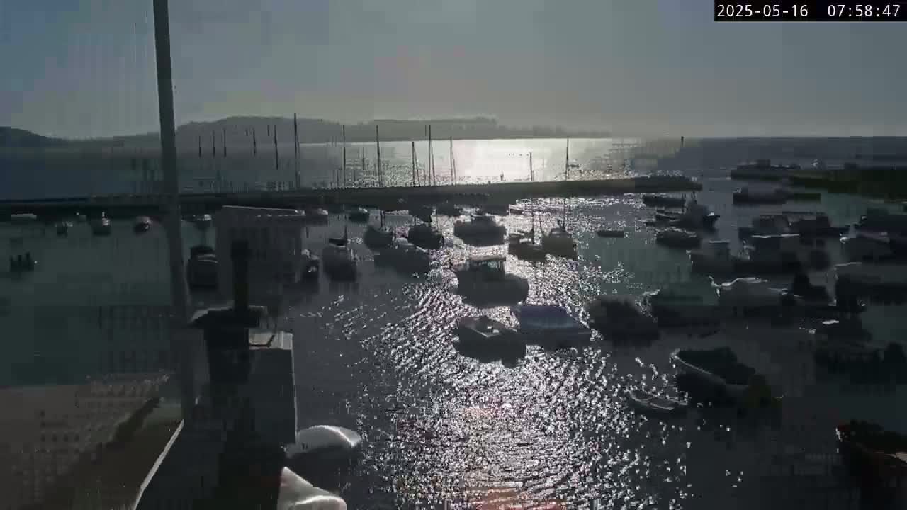 Lyme Regis Harbour Live Cam - Lyme Regis, Dorset, South West, England, United Kingdom