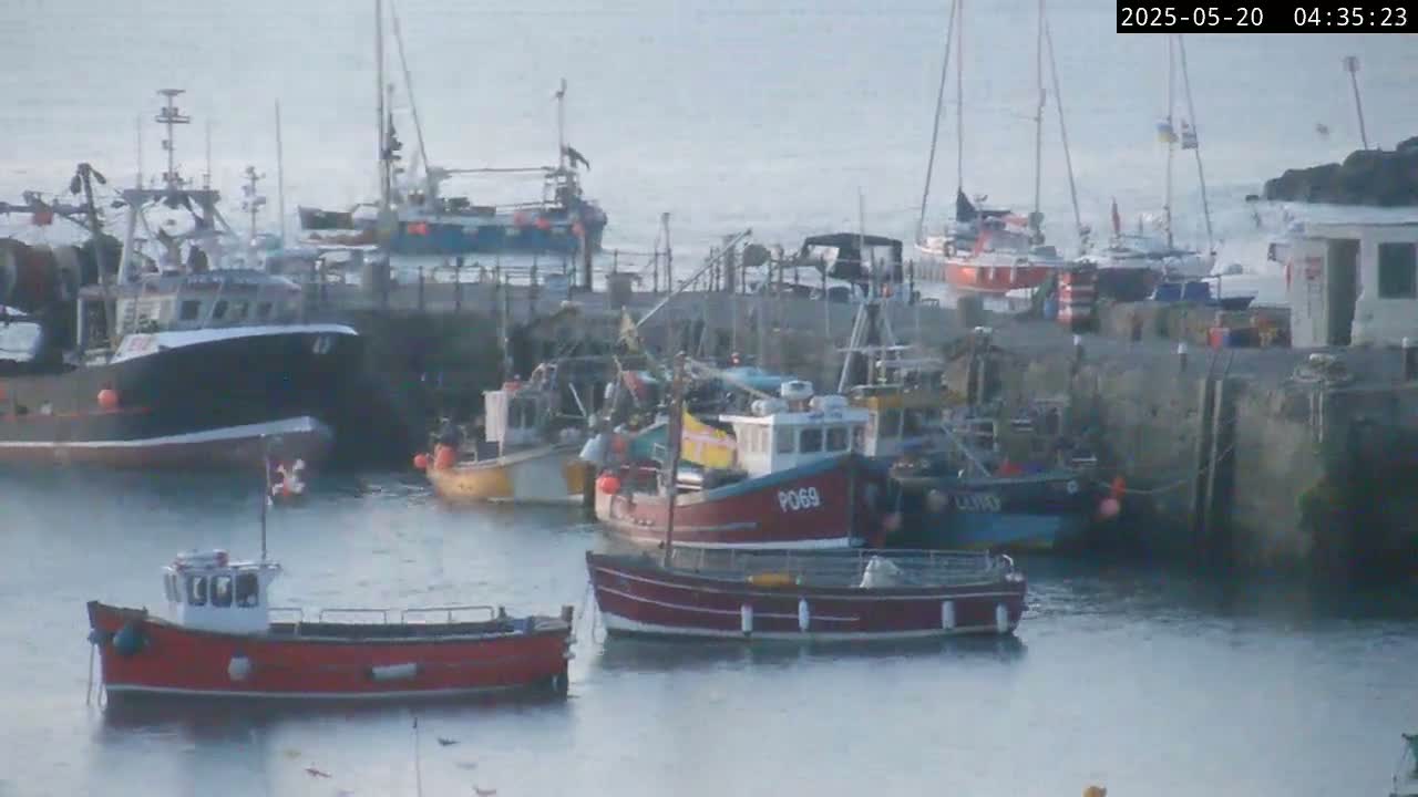 Lyme Regis Harbour Live Cam - Lyme Regis, Dorset, South West, England, United Kingdom