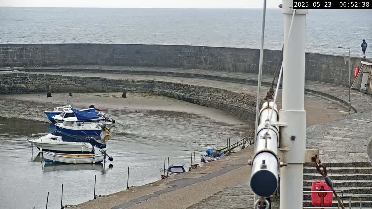 Lyme Regis Harbour Live Cam - Lyme Regis, Dorset, South West, England, United Kingdom
