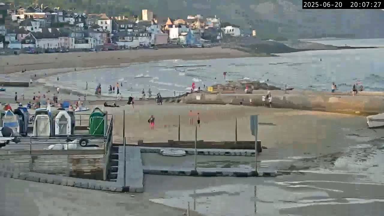 Lyme Regis Harbour Live Cam - Lyme Regis, Dorset, South West, England, United Kingdom