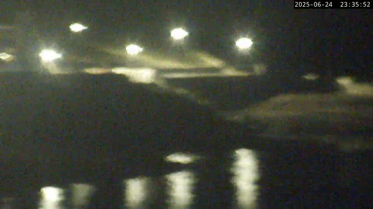 Lyme Regis Harbour Live Cam - Lyme Regis, Dorset, South West, England, United Kingdom