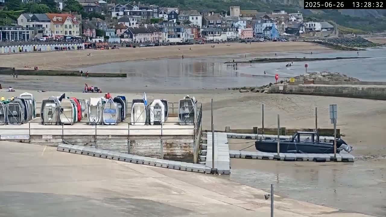 Lyme Regis Harbour Live Cam - Lyme Regis, Dorset, South West, England, United Kingdom