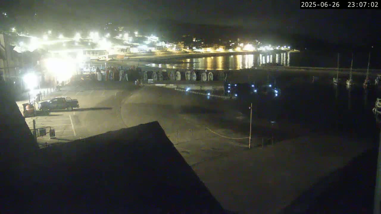 Lyme Regis Harbour Live Cam - Lyme Regis, Dorset, South West, England, United Kingdom