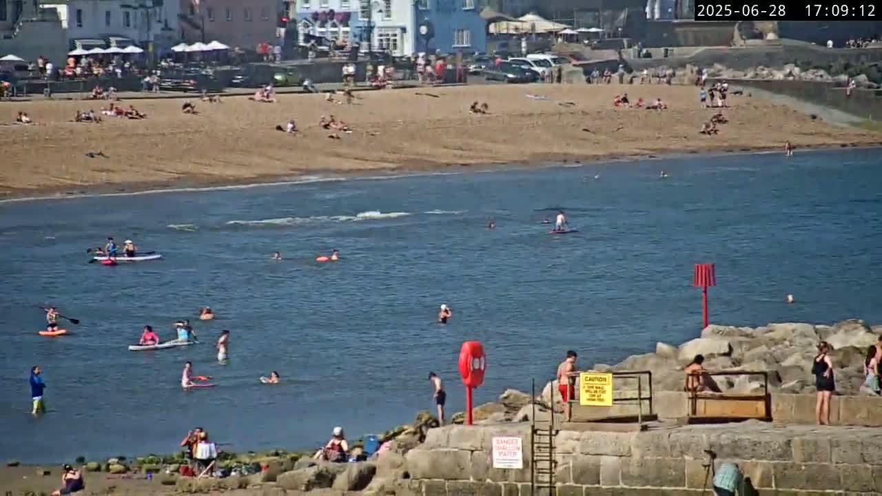 Lyme Regis Harbour Live Cam - Lyme Regis, Dorset, South West, England, United Kingdom